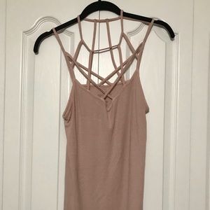 Criss cross ribbed tank